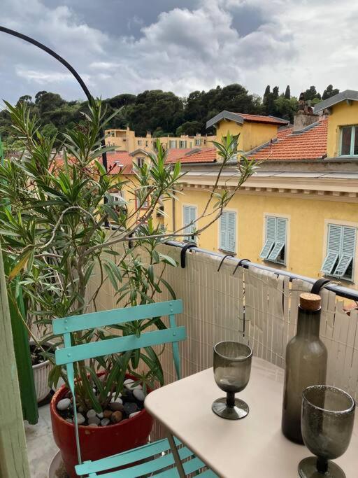 Charmant Deux Pieces Dans Le Quartier Du Port Nice Extérieur photo